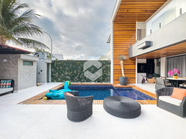 Casa com 350m² 4 quartos e 6 banheiros, à venda, no bairro Recreio dos Bandeirantes em Rio de Janeiro