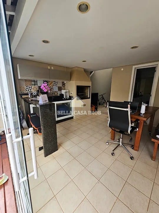 Casa à venda e aluguel com 3 quartos, 190m² - Foto 17