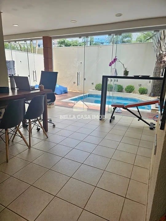 Casa à venda e aluguel com 3 quartos, 190m² - Foto 9