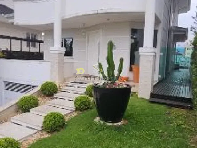 Casa com 400m² 4 quartos e 4 banheiros, à venda, no bairro Pedra Branca em Palhoça