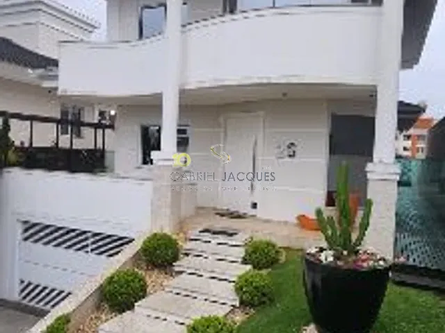 Casa com 400m² 4 quartos e 4 banheiros, à venda, no bairro Pedra Branca em Palhoça
