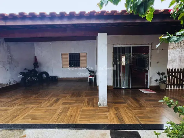 Casa com 250m² 3 quartos e 2 banheiros, à venda, no bairro Parque Residencial Groot em Holambra
