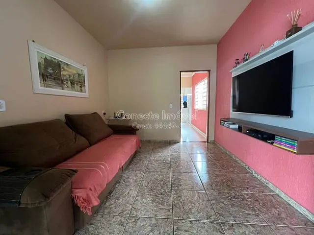 Casa com 250m² 3 quartos e 2 banheiros, à venda, no bairro Parque Residencial Groot em Holambra
