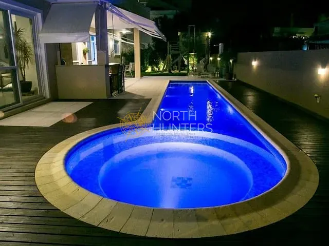 Casa com 437m² 5 quartos e 6 banheiros, à venda, no bairro Jurerê em Florianópolis