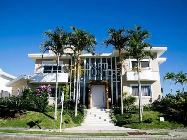 Casa com 437m² 5 quartos e 6 banheiros, à venda, no bairro Jurerê em Florianópolis