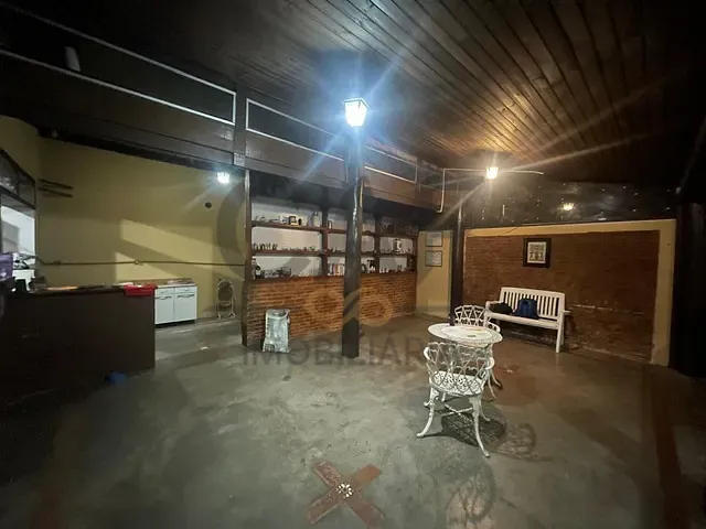 Casa com 813m², à venda, no bairro Centro em Amparo