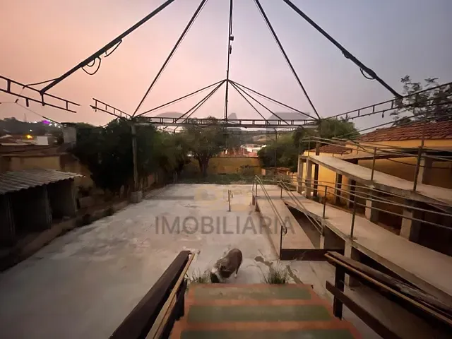 Casa com 813m², à venda, no bairro Centro em Amparo