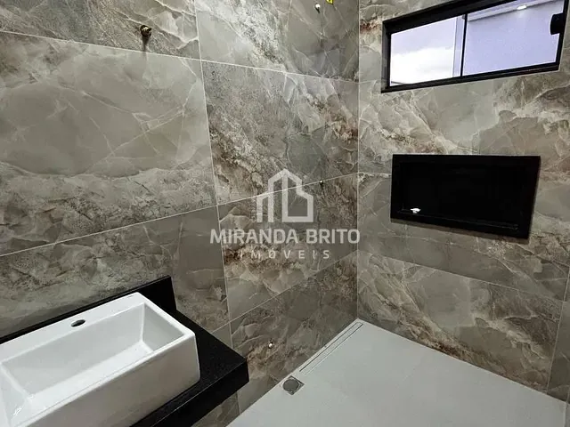 Casa 3 quartos e 2 banheiros, à venda, no bairro Vila Oliveira em Aparecida de Goiânia