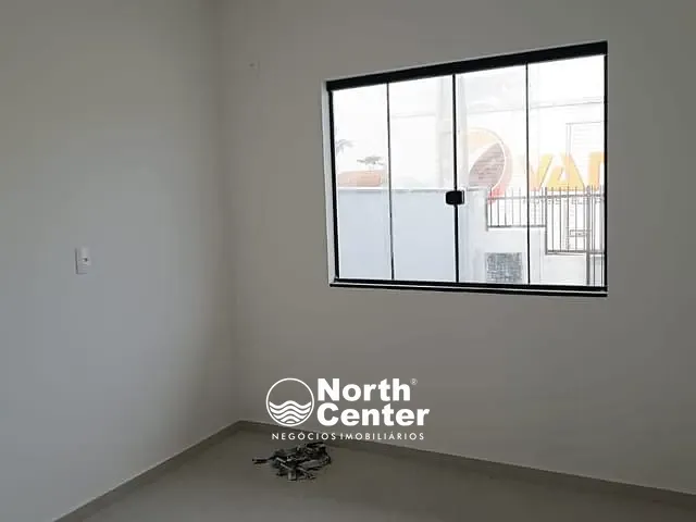 Casa com 50m² 2 quartos e 1 banheiro, à venda, no bairro Centro em Balneário Barra do Sul