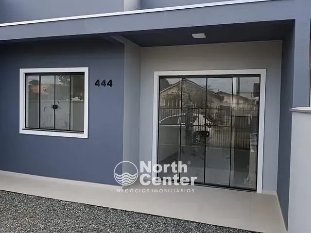 Casa com 50m² 2 quartos e 1 banheiro, à venda, no bairro Centro em Balneário Barra do Sul