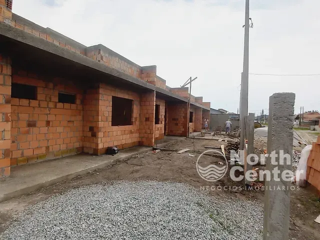 Casa com 50m² 2 quartos e 1 banheiro, à venda, no bairro Centro em Balneário Barra do Sul