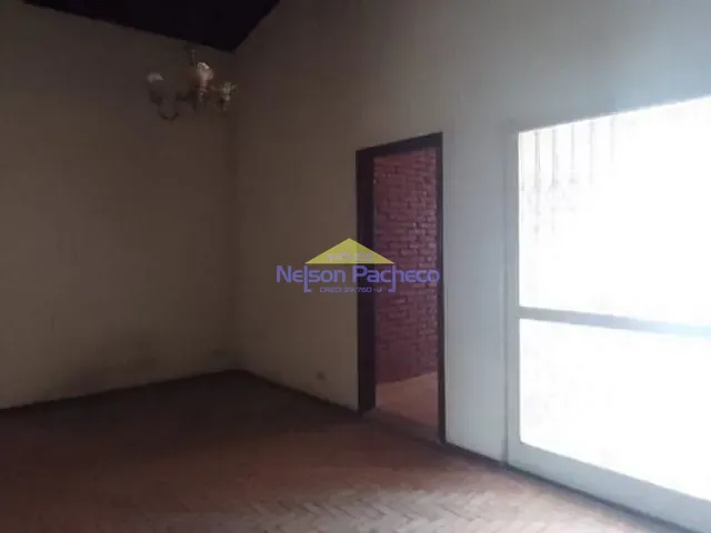 Casa com 1695m² 9 quartos e 4 banheiros, à venda, no bairro Centro em Capivari