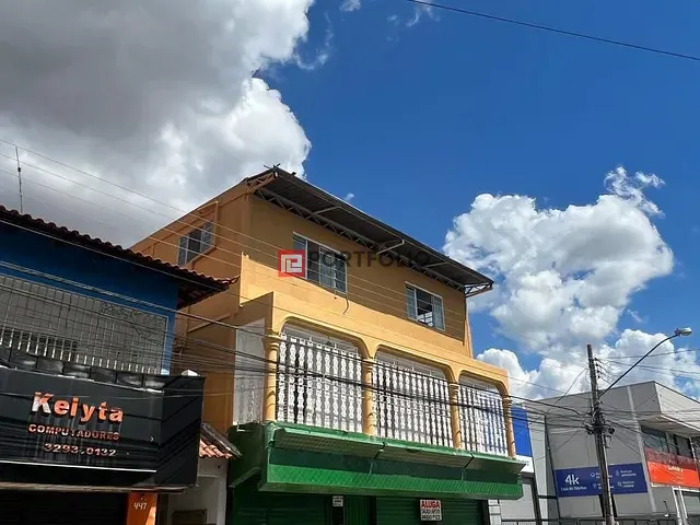 Sobrado com 223m², à venda, no bairro Setor Campinas em Goiânia