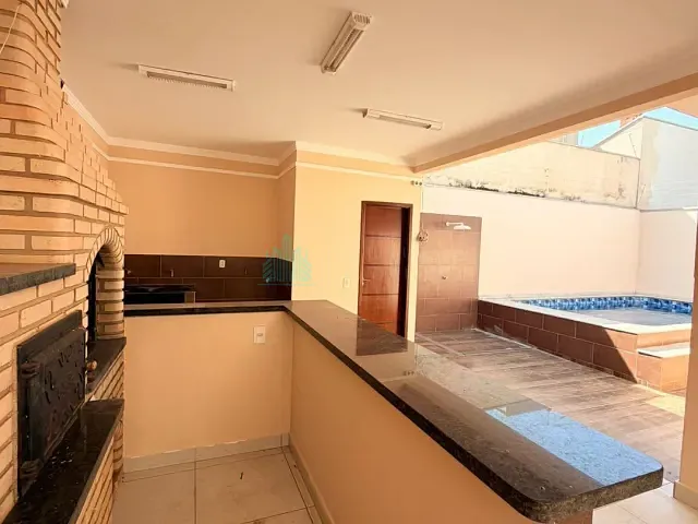 Casa 3 quartos e 2 banheiros, para alugar, no bairro Alto da Boa Vista em Catalão
