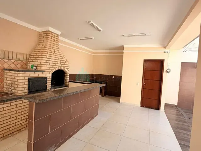 Casa 3 quartos e 2 banheiros, para alugar, no bairro Alto da Boa Vista em Catalão