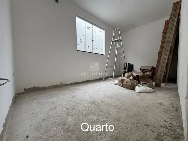 Casa 2 quartos e 2 banheiros, à venda, no bairro Roma em Volta Redonda