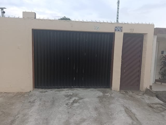 Casa com 300m² 1 quarto e 2 banheiros, à venda, no bairro Pedra de Guaratiba em Rio de Janeiro