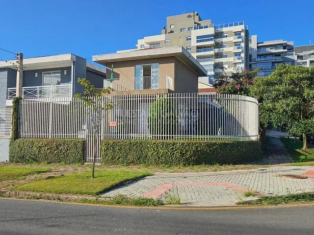 Casa com 239m² 3 quartos e 4 banheiros, à venda, no bairro Vila Izabel em Curitiba