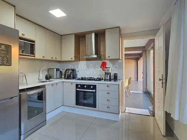 Casa com 239m² 3 quartos e 4 banheiros, à venda, no bairro Vila Izabel em Curitiba