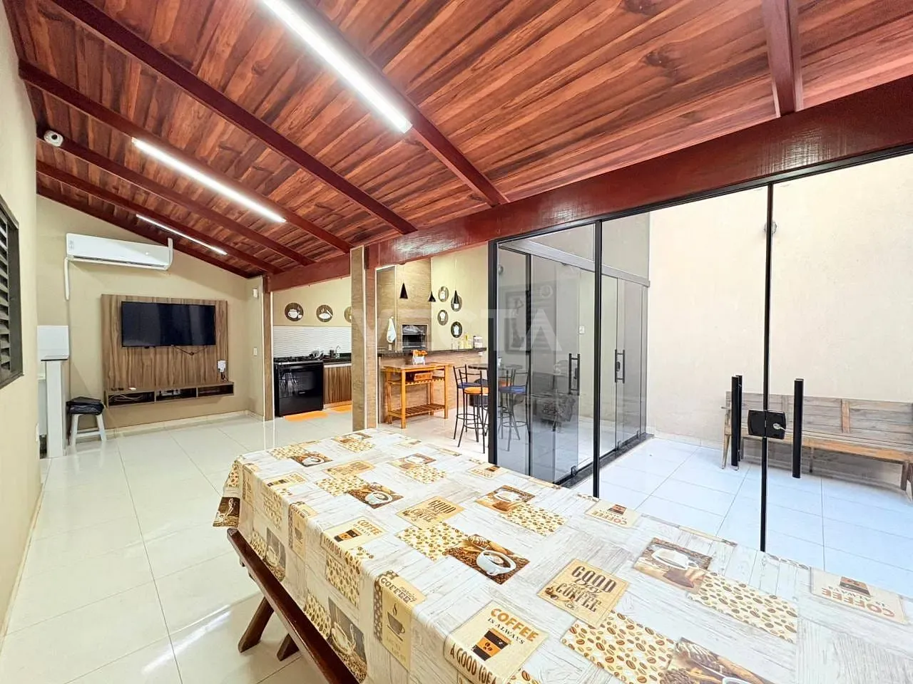 Casa, 3 quartos, 140 m² - Foto 1