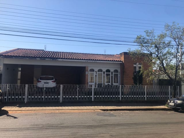 Casa com 400m² 6 quartos e 3 banheiros, à venda, no bairro Perpétuo Socorro em São João da Boa Vista