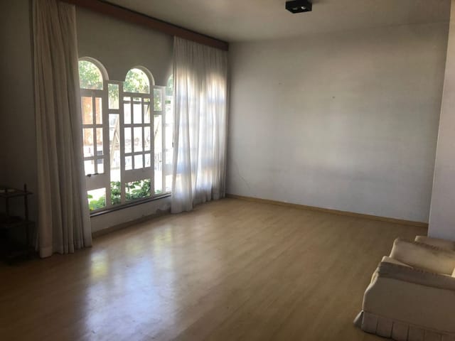 Casa com 400m² 6 quartos e 3 banheiros, à venda, no bairro Perpétuo Socorro em São João da Boa Vista