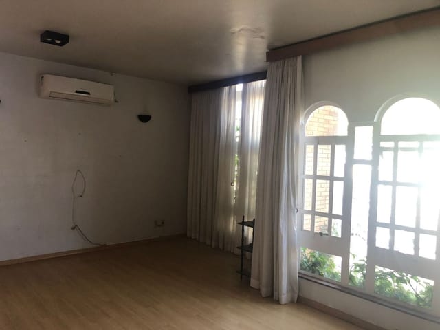 Casa com 400m² 6 quartos e 3 banheiros, à venda, no bairro Perpétuo Socorro em São João da Boa Vista