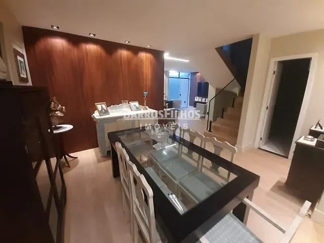 Casa com 210m² 3 quartos e 4 banheiros, à venda, no bairro Farolândia em Aracaju