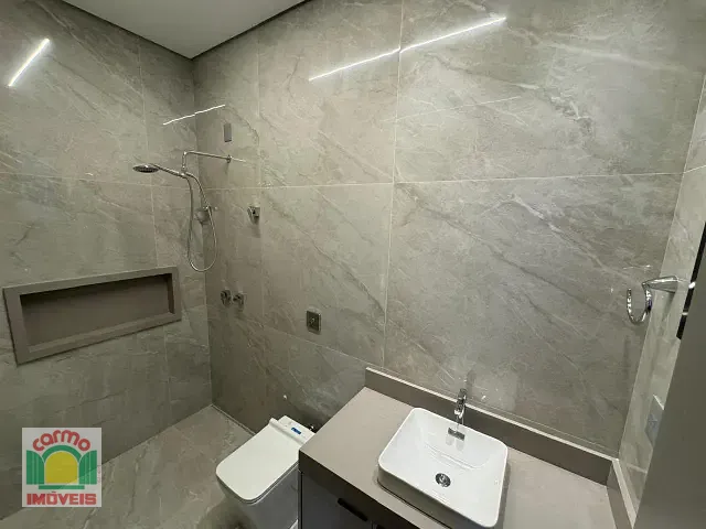 Casa com 490m² 3 quartos e 4 banheiros, à venda, no bairro Residencial Anaville em Anápolis