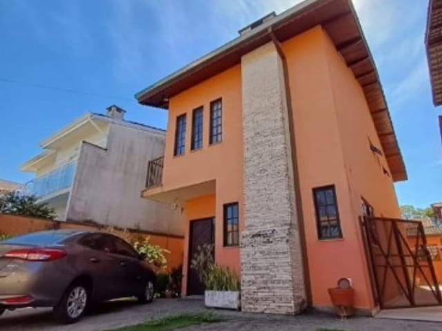 Casa com 250m² 3 quartos e 1 banheiro, à venda, no bairro Vila Oliveira em Mogi das Cruzes