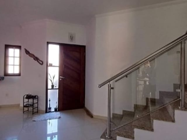 Casa com 250m² 3 quartos e 1 banheiro, à venda, no bairro Vila Oliveira em Mogi das Cruzes