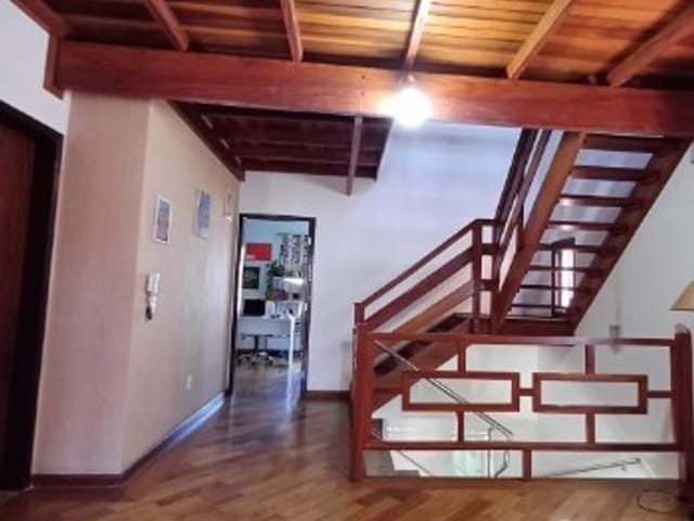 Casa com 250m² 3 quartos e 1 banheiro, à venda, no bairro Vila Oliveira em Mogi das Cruzes