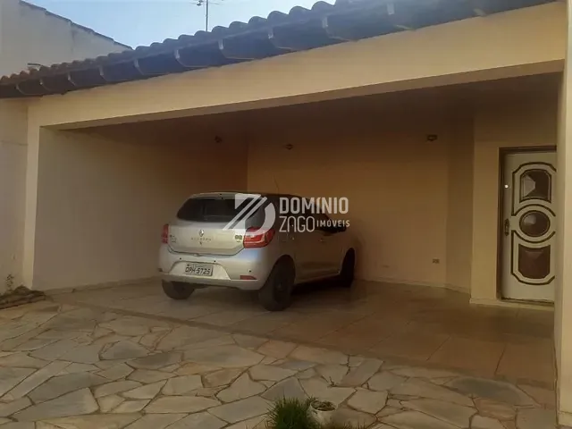 Casa com 300m² 3 quartos e 4 banheiros, à venda, no bairro Vila Alvorada em Uberaba