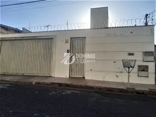 Casa com 300m² 3 quartos e 4 banheiros, à venda, no bairro Vila Alvorada em Uberaba