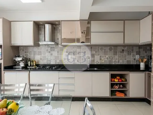 Casa 3 quartos e 2 banheiros, à venda, no bairro Centro em Pelotas