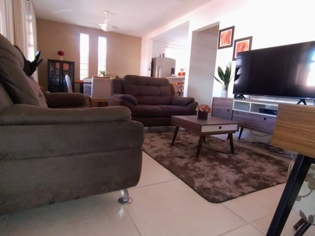 Casa com 360m² 4 quartos e 3 banheiros, à venda, no bairro Maravista em Niterói