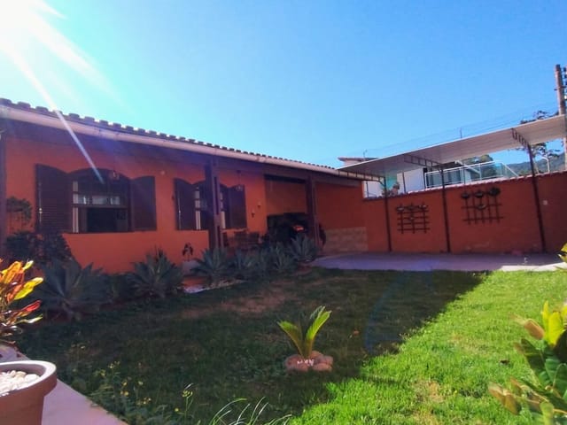 Casa com 360m² 4 quartos e 3 banheiros, à venda, no bairro Maravista em Niterói