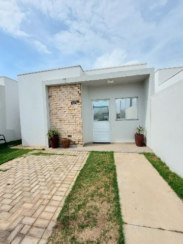 Casa 2 quartos e 1 banheiro, à venda, no bairro Parque das Andorinhas em Nova Mutum