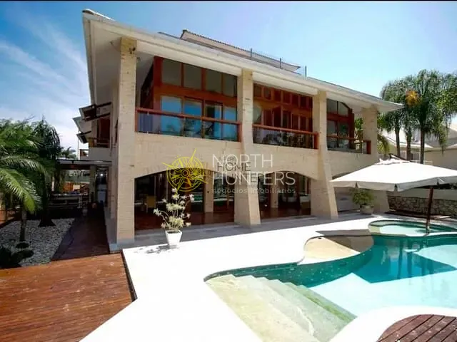 Casa com 600m² 5 quartos e 6 banheiros, para alugar, no bairro Jurerê Internacional em Florianópolis