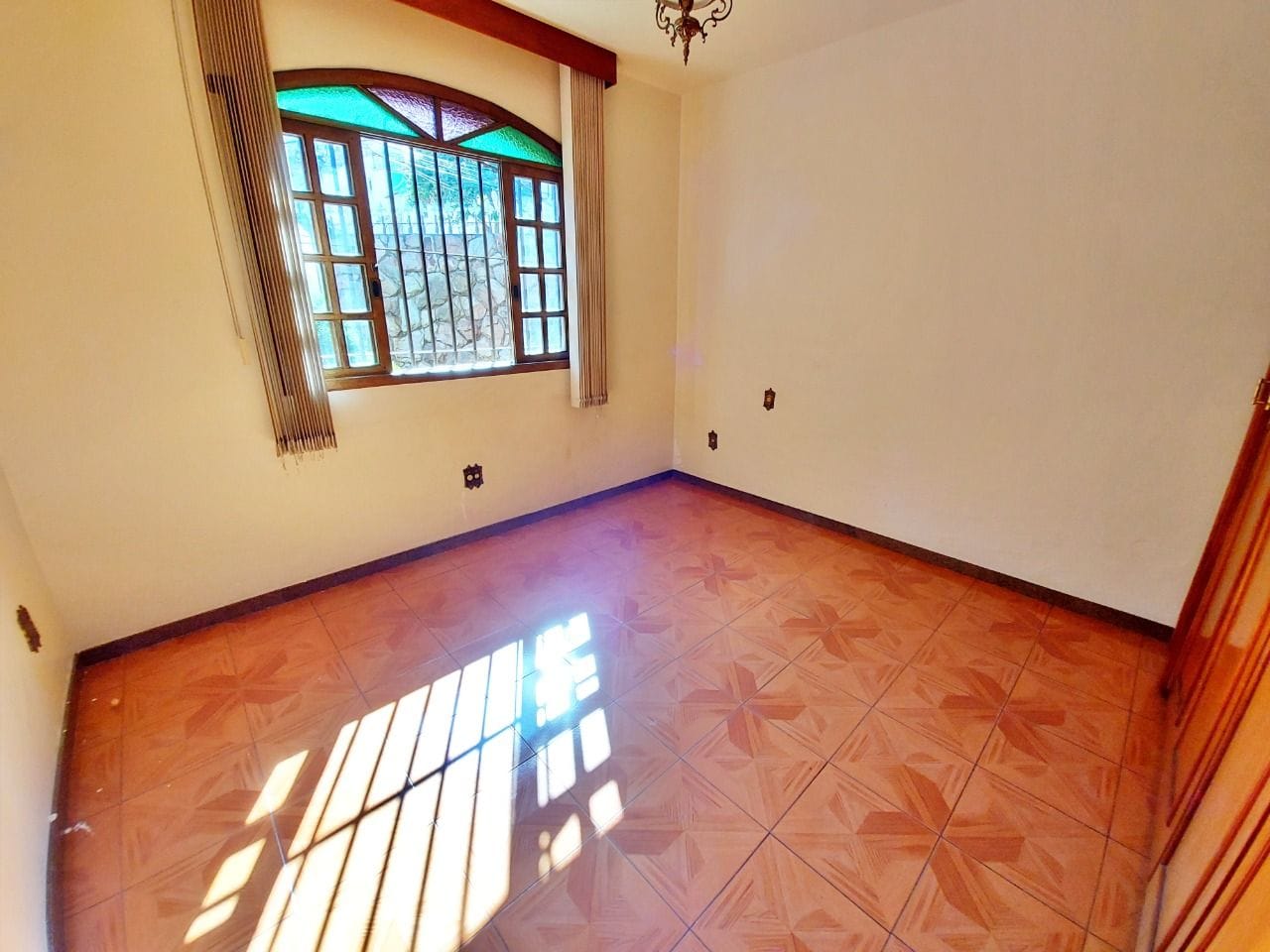 Casa à venda, 03 quartos, no bairro Santo André, Belo Horizonte, MG