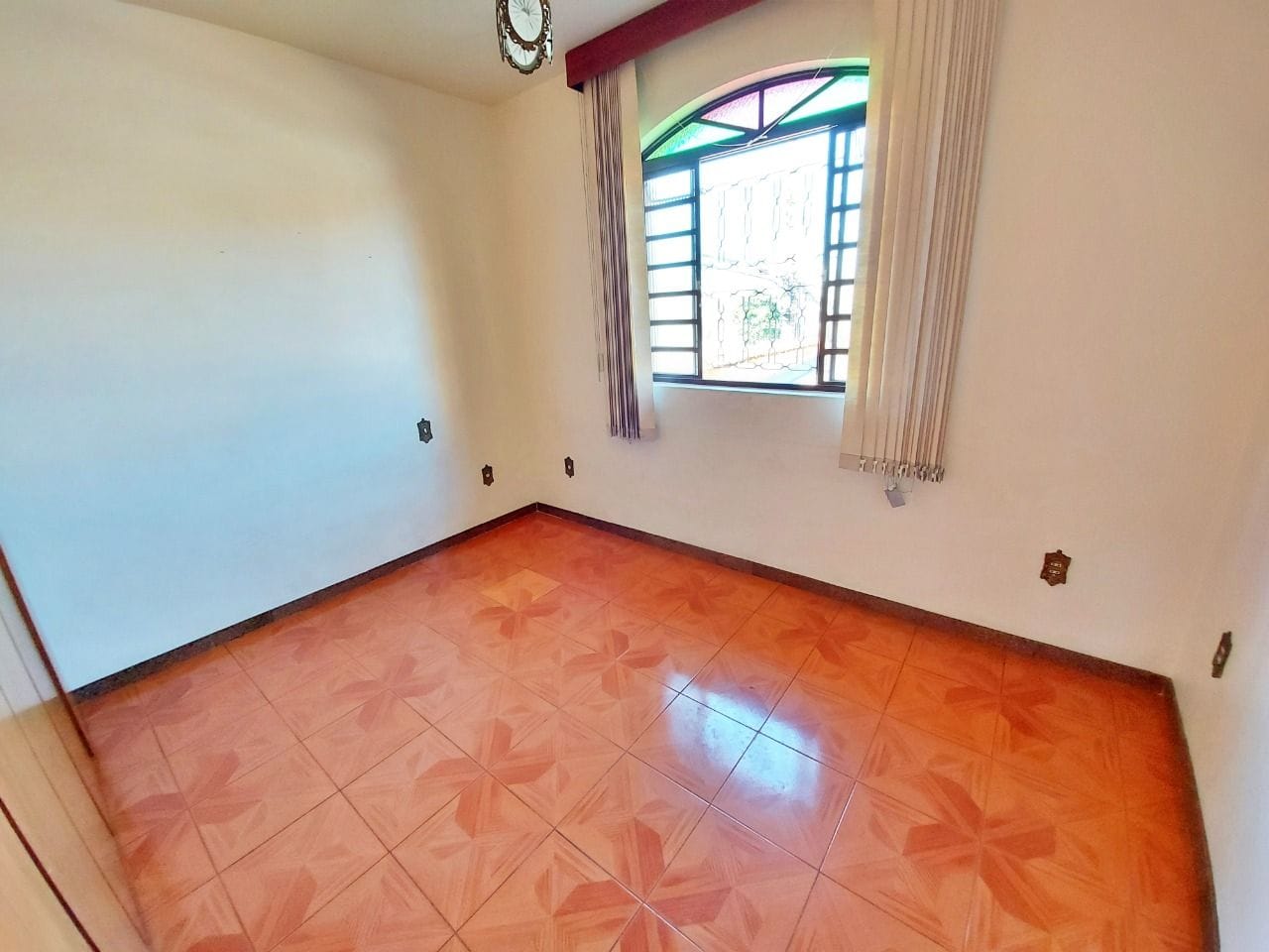 Casa à venda, 03 quartos, no bairro Santo André, Belo Horizonte, MG