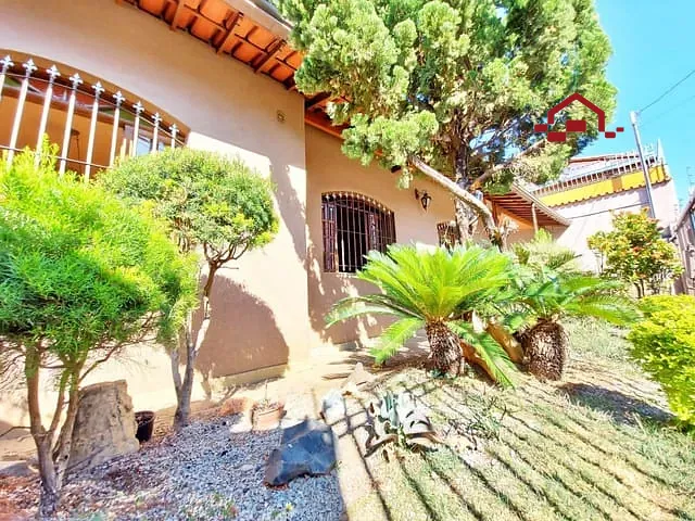 Casa com 120m² 3 quartos e 2 banheiros, à venda, no bairro Santo André em Belo Horizonte