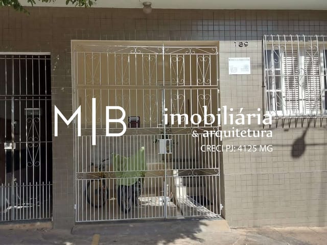 Casa 3 quartos e 2 banheiros, à venda, no bairro CENTRO em CATAGUASES