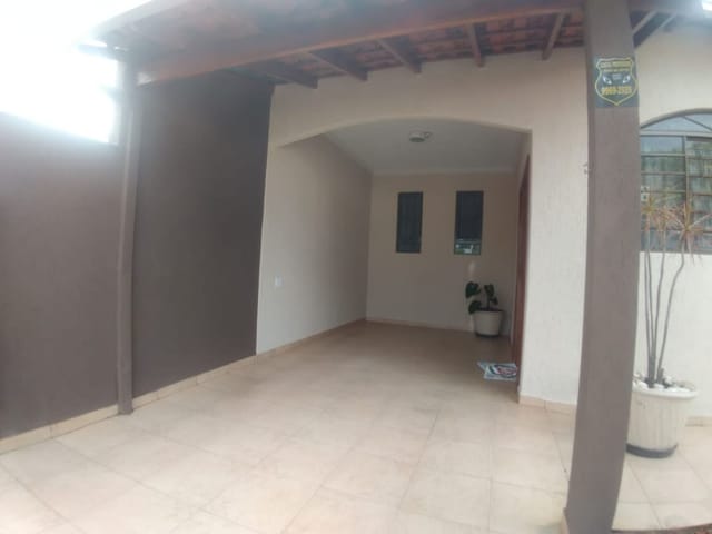 Casa com 300m² 3 quartos e 2 banheiros, à venda, no bairro Jardim Ana Eliza em Cambé