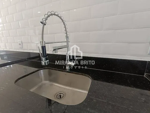 Casa 3 quartos e 4 banheiros, à venda, no bairro Jardim Helvécia em Aparecida de Goiânia
