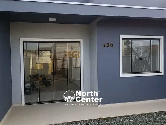 Casa com 50m² 2 quartos e 1 banheiro, à venda, no bairro Centro em Balneário Barra do Sul