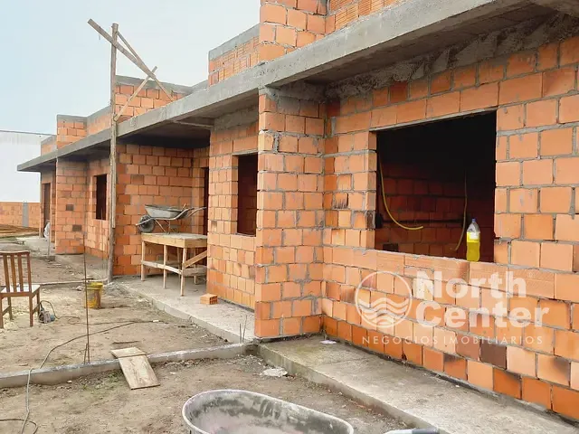 Casa com 50m² 2 quartos e 1 banheiro, à venda, no bairro Centro em Balneário Barra do Sul