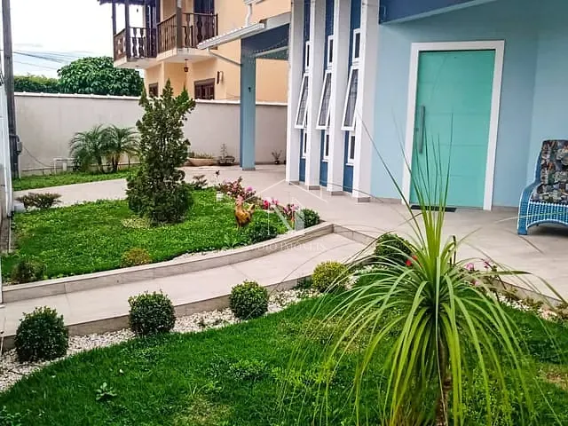 Casa com 450m² 3 quartos e 3 banheiros, à venda, no bairro Centro em Maricá