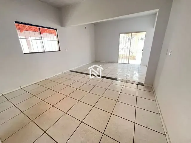 Casa com 360m² 3 quartos e 2 banheiros, para alugar, no bairro Setor Centro em Paraíso do Tocantins