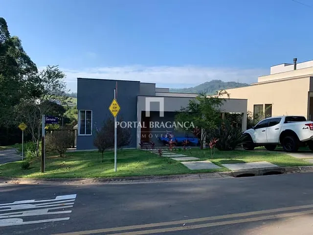 Casa com 542m² 4 quartos e 5 banheiros, à venda, no bairro Condomínio Residencial Campos do Conde em Bragança Paulista